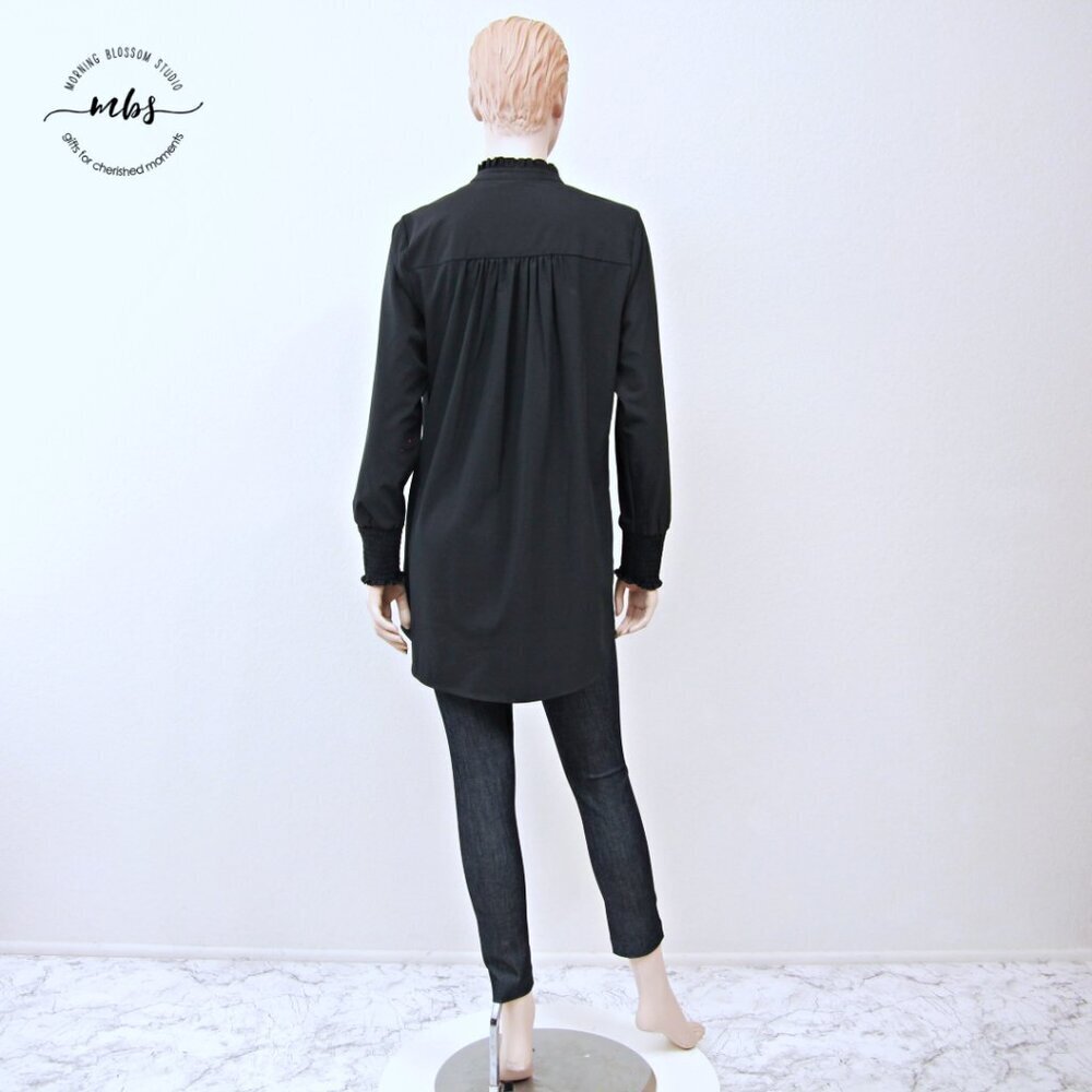 Soft Surroundings Ruffle Collared Long Sleeve But… - image 4